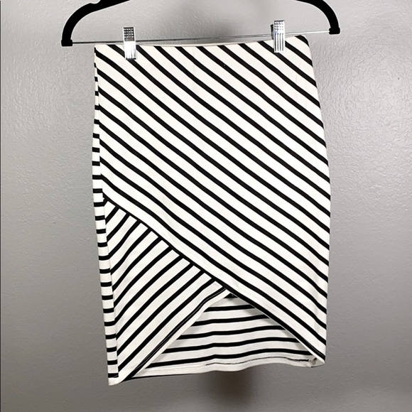 Pencil skirt - Picture 1 of 3